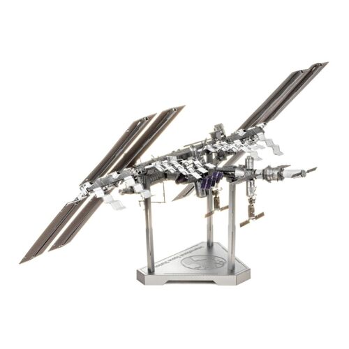 Metal Earth Premium International Space Station 3D Laser Cut Model 14327