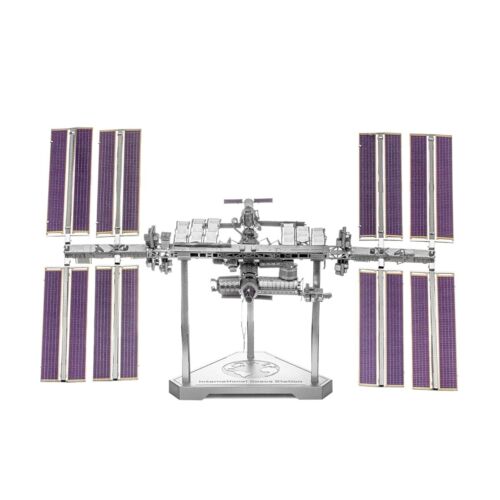 Metal Earth Premium International Space Station 3D Laser Cut Model 14327